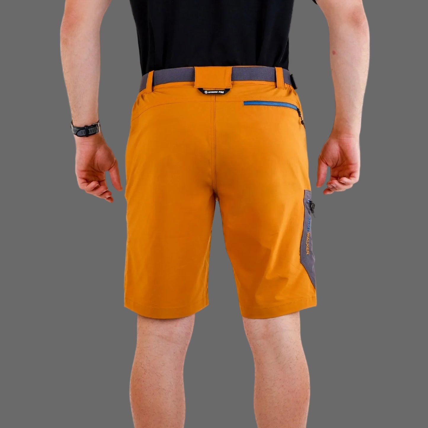 Pantaloni scurți bărbați SpherePro HERO Azafran/Eban – ideali pentru trekking, hiking și activități outdoor. Ușori, rezistenți și confortabili.